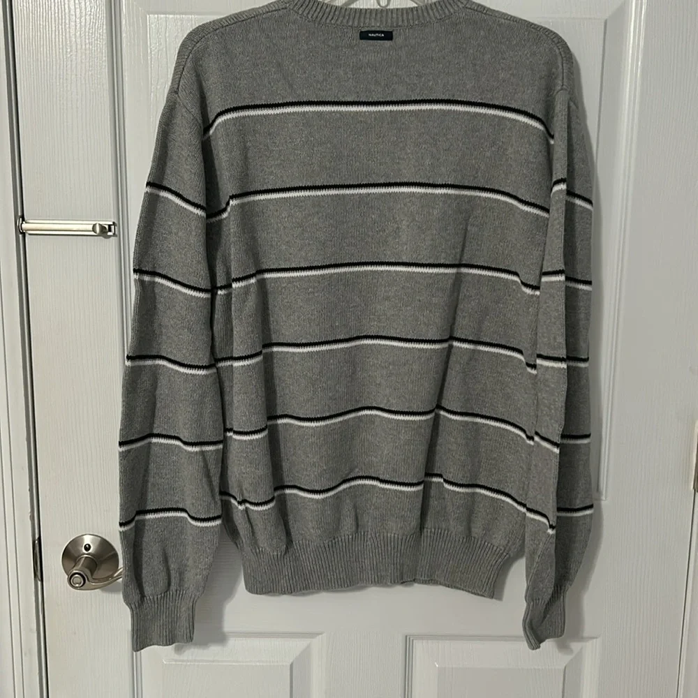 Nautica Men’s Crew Neck Light Gray Stripe Sweater Size Large - Picture 5 of 7